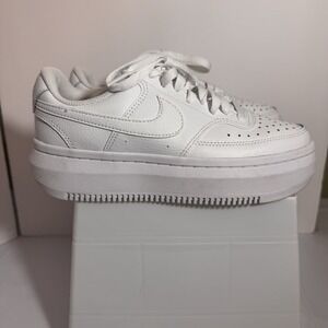 Nike Women's Court Vision Alta LTR Shoes DM0113-100 Triple White Preowned Size 7